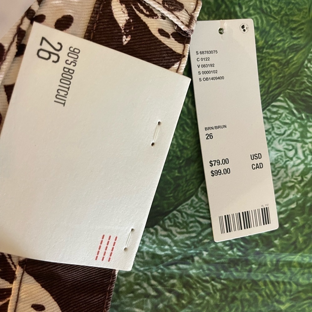 UO BDG '90s Mid-Rise Bootcut Jean in Brown, Strawberry Print, Size: 26, NWT - Picture 13 of 16